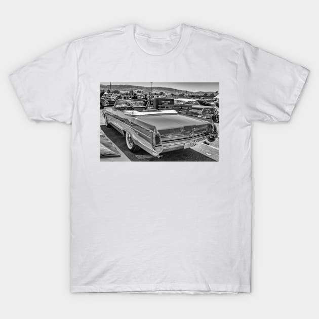 1963 Buick LeSabre Convertible T-Shirt by Gestalt Imagery